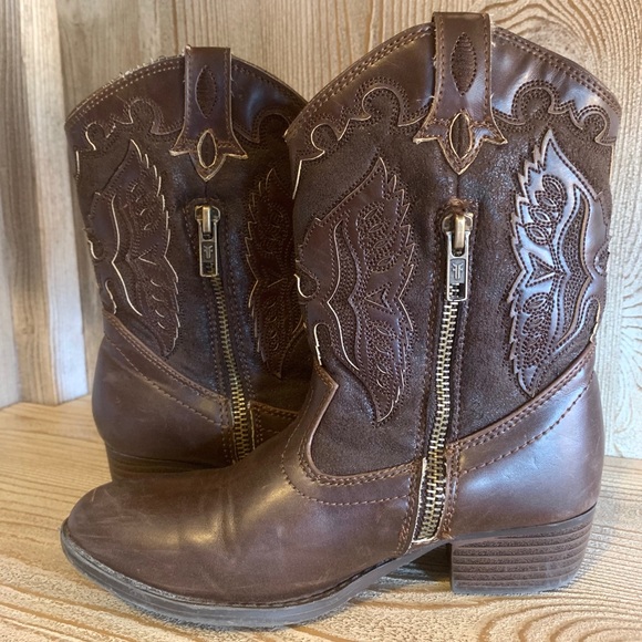 FRYE Girl’s Carson Firebird Brown Cowgirl Boots - Picture 5 of 13